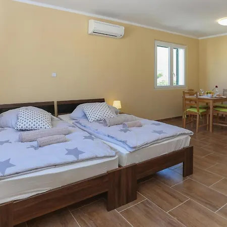 Lovely In Kastel Stari With Wifi Kastela