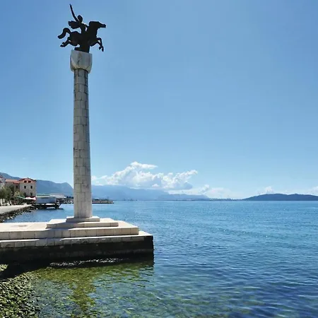Lovely In Kastel Stari With Wifi Apartment *
