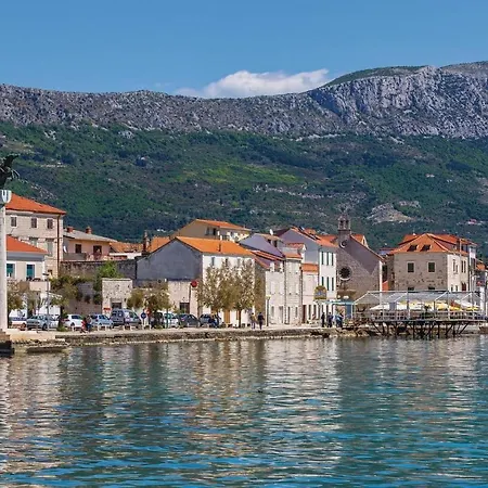 Apartment Lovely In Kastel Stari With Wifi Kastela
